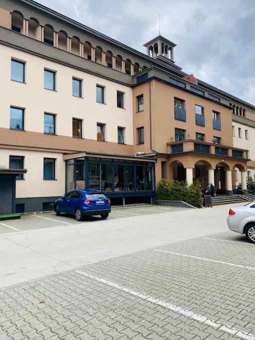 Residence Park Lovely Apartman With Private Parking Kysucke Nove Mesto Zewnętrze zdjęcie
