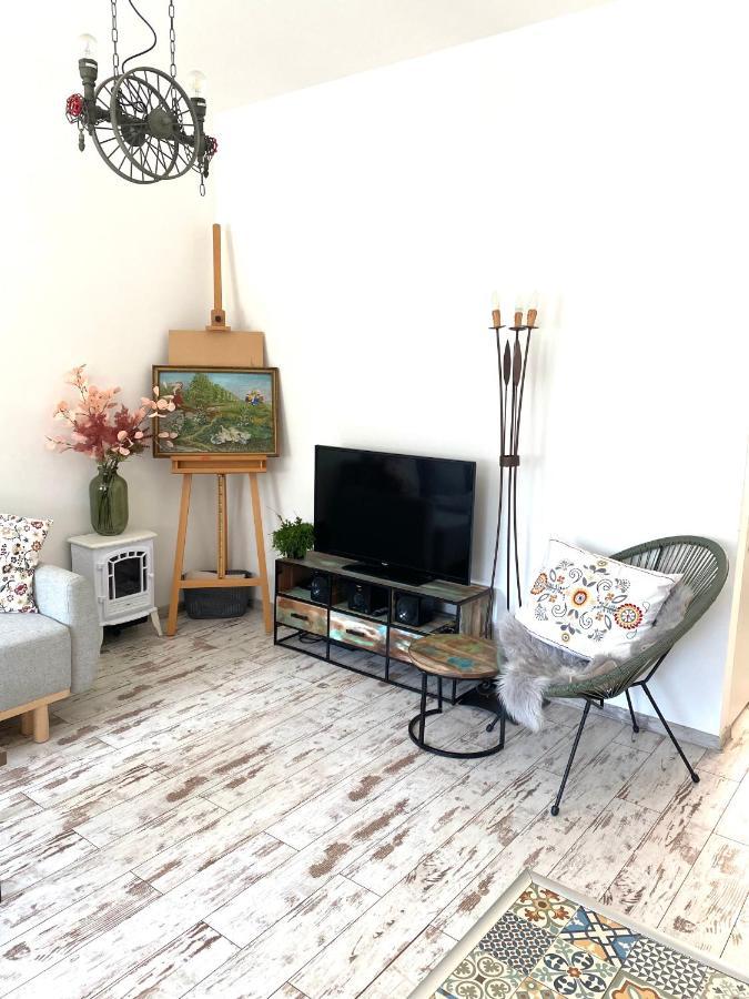 Residence Park Lovely Apartman With Private Parking Kysucke Nove Mesto Zewnętrze zdjęcie